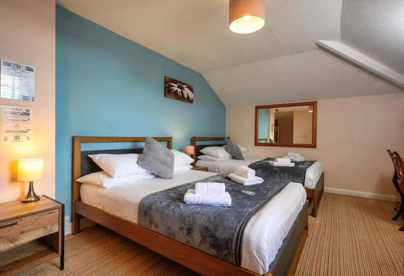 Четырехместный Номер Superior, The Victoria Inn