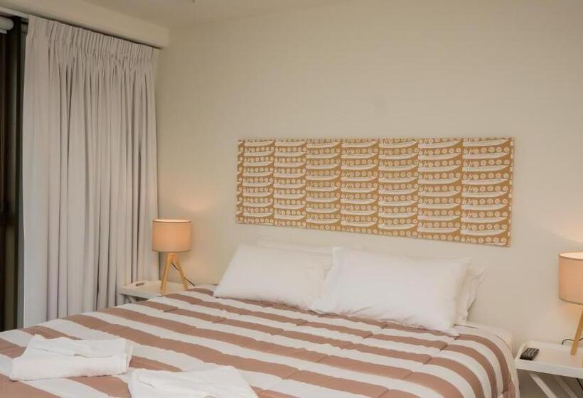 Апартаменты 3 Спальни Вид на Море, Norfolk Luxury Beachfront Apartments