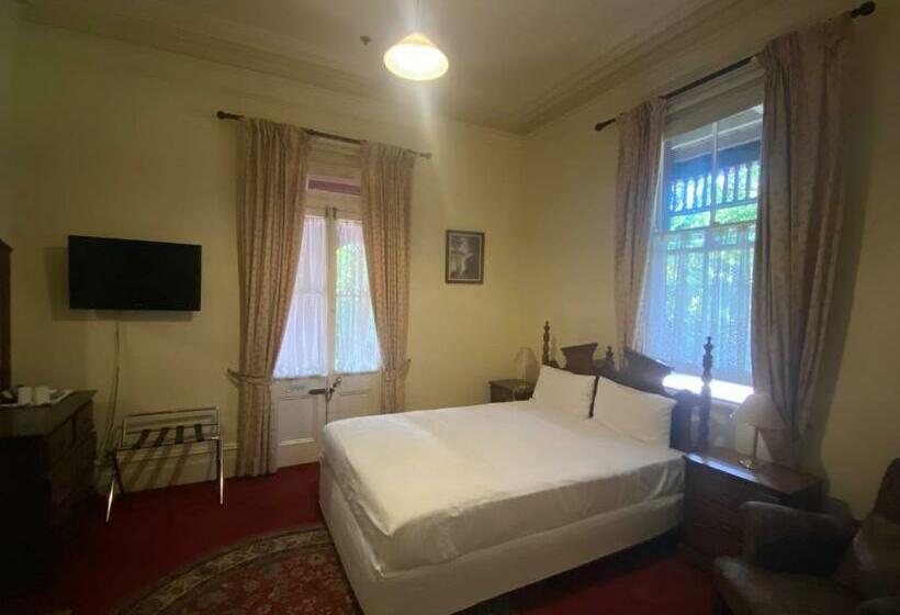 Номер Стандарт, Leura House