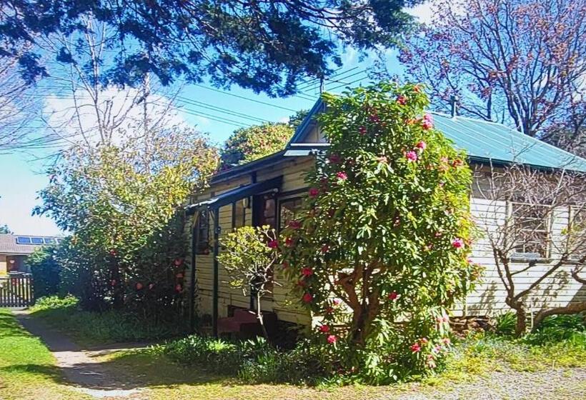 Семейное Бунгало, Leura House
