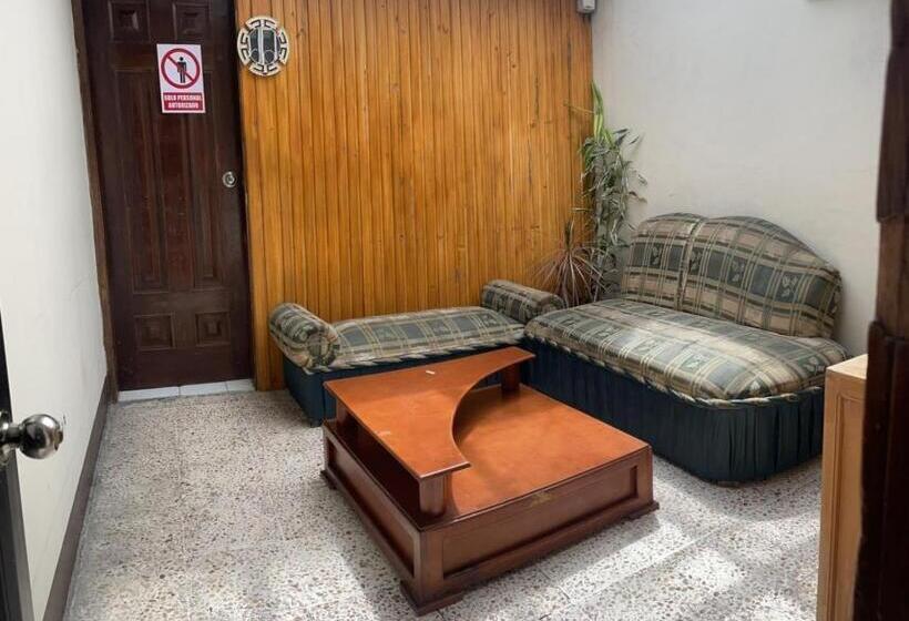 浴室共有ファミリールーム, Alojamientos Hostal Rest House