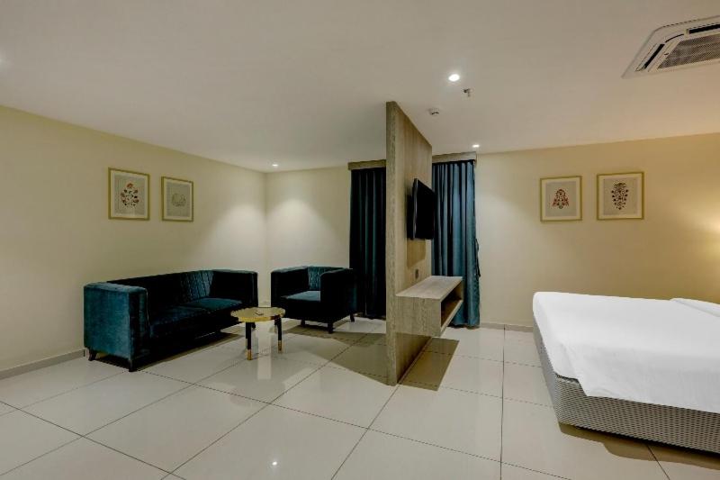 Трехместный Номер Deluxe, Sunday Hotel Vadodara