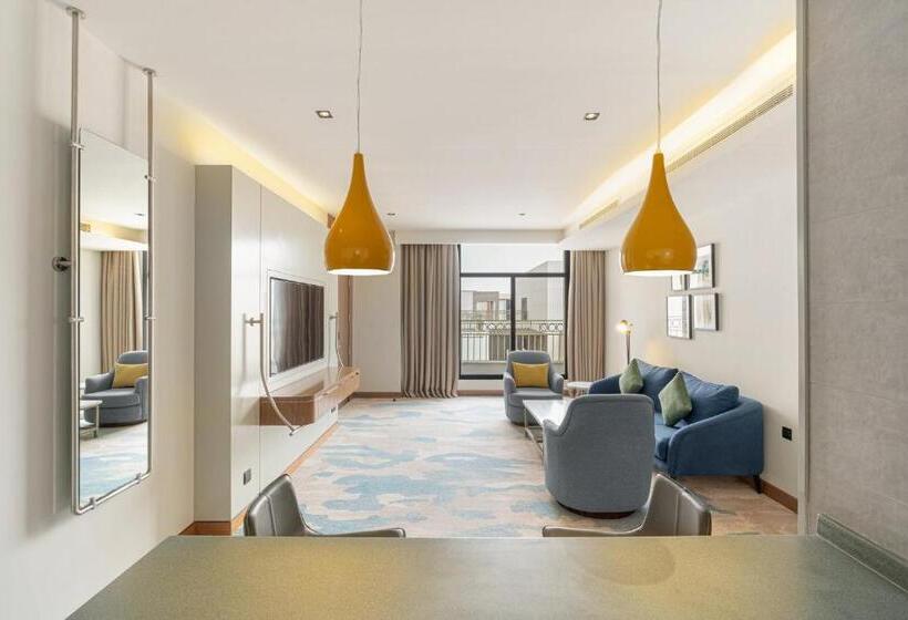 Suite, Holiday Inn Riyadh The Business District, An Ihg