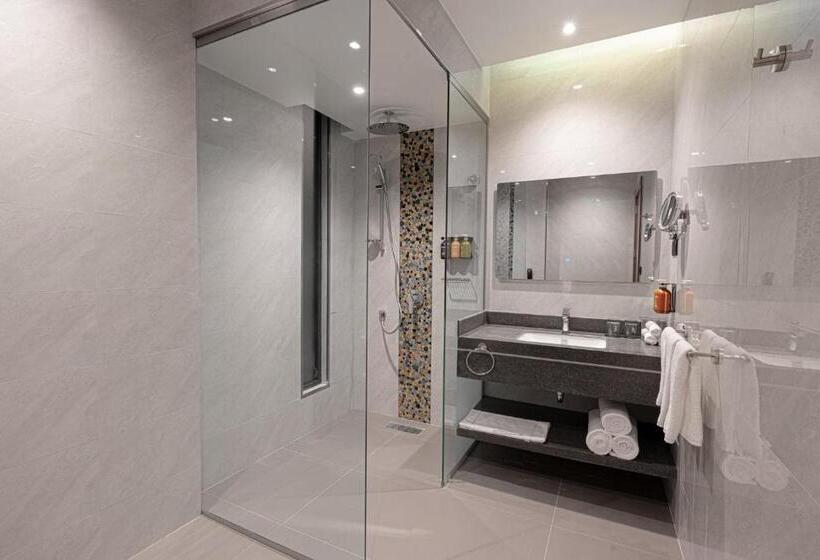 سوئیت با بالکن, Holiday Inn Riyadh The Business District, An Ihg