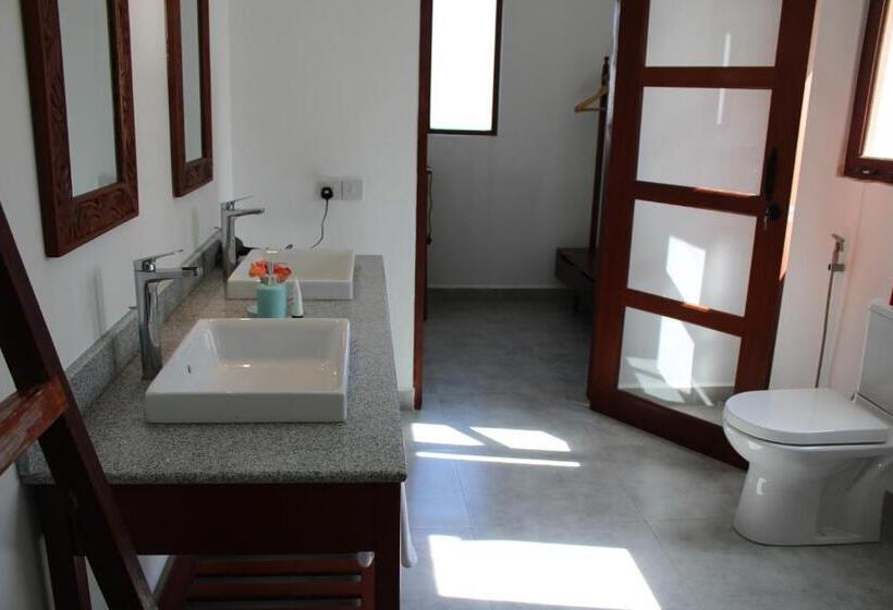 스탠다드 방갈로 정원 전망, Kivuli Beach Resort Paje