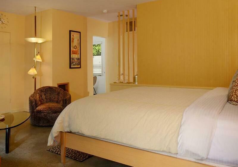 Chambre Standard Lit King Size, Orbit In  21 And Over