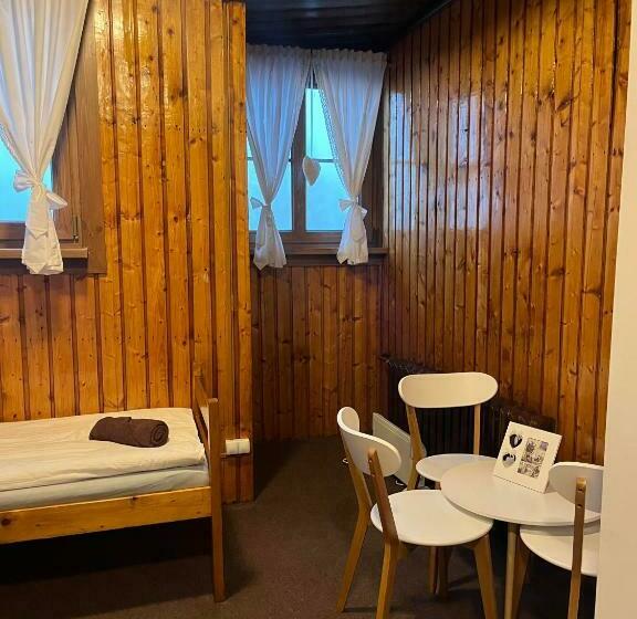 Habitación Triple Estándar, Schronisko Gościniec Równica