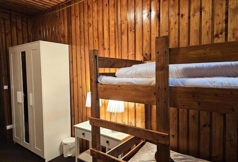 Habitación Cuádruple Estándar, Schronisko Gościniec Równica
