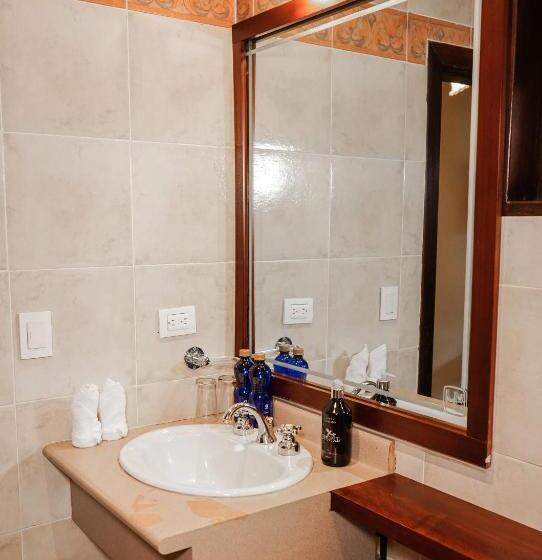 Президентский Люкс, Uzhupud Garden Hotel & Lodge