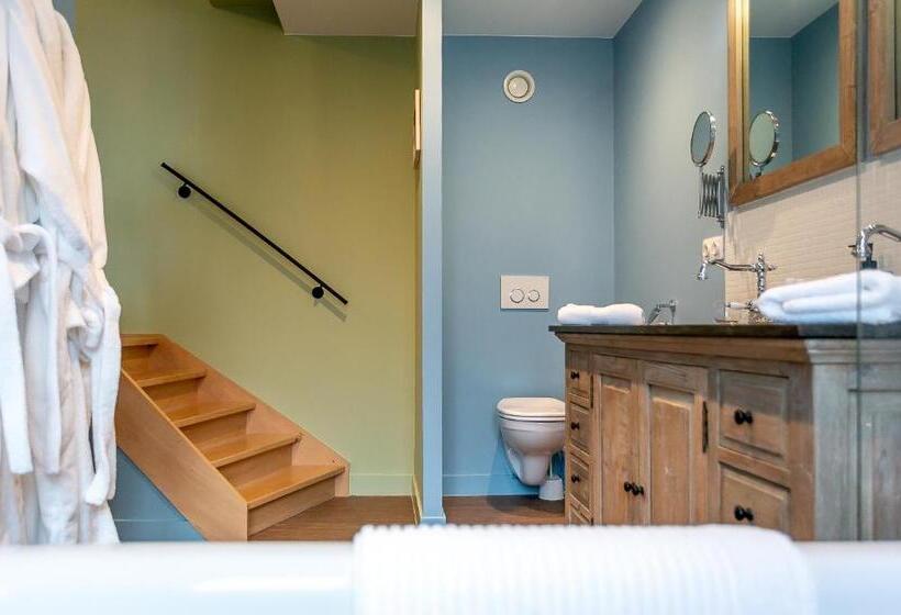 Номер Deluxe с Балконом, The Newport Lodge   Incl 3h Wellness & Use Ebikes & Breakfast