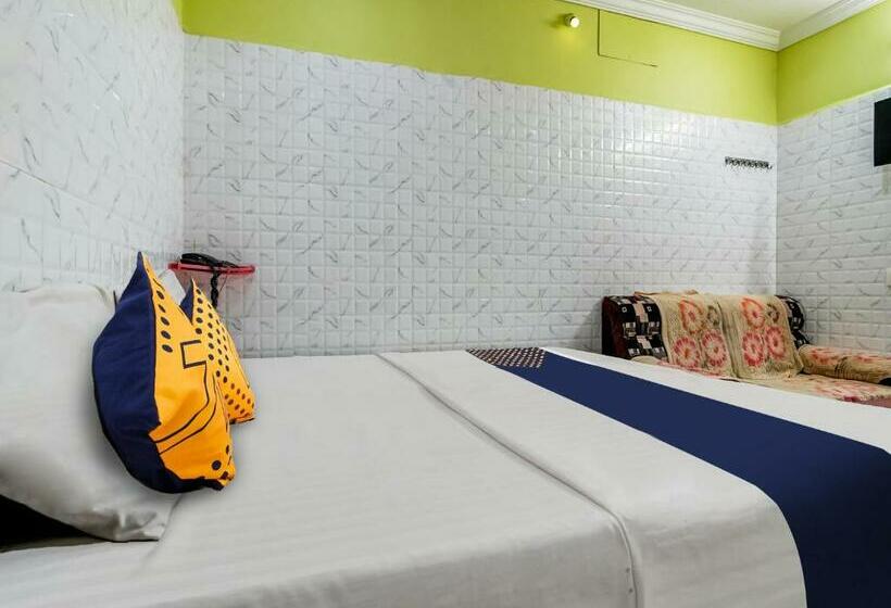 Трехместный Номер Классика, Spot On Madhavi Residency & Lodge