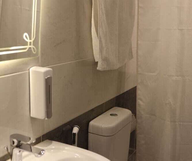 اتاق اکونومی یک تخته, New Midtown