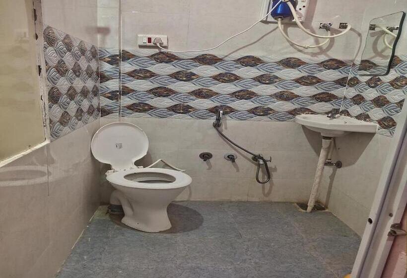 Номер Стандарт Трехместный, Vrundavan Resort, Narmada