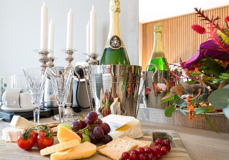 Трехместный Номер Superior, Castle Varagh Hotel & Bar