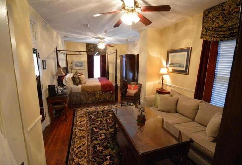 Полулюкс с Балконом, The Kenwood Inn Oldest Bed And Breakfast, St Augustine Historic District