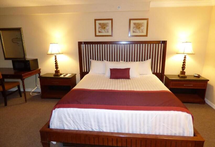 디럭스 스위트 킹 침대, Days Inn & Suites By Wyndham Lake Okeechobee