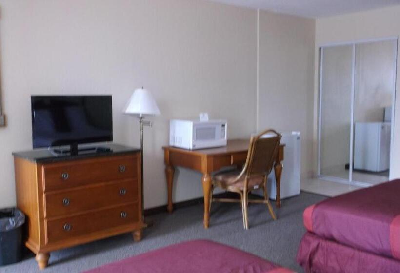 장애인을 위한 더블 침대 스탠다드 룸, Days Inn & Suites By Wyndham Lake Okeechobee