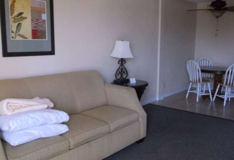 스탠다드 룸, Days Inn & Suites By Wyndham Lake Okeechobee