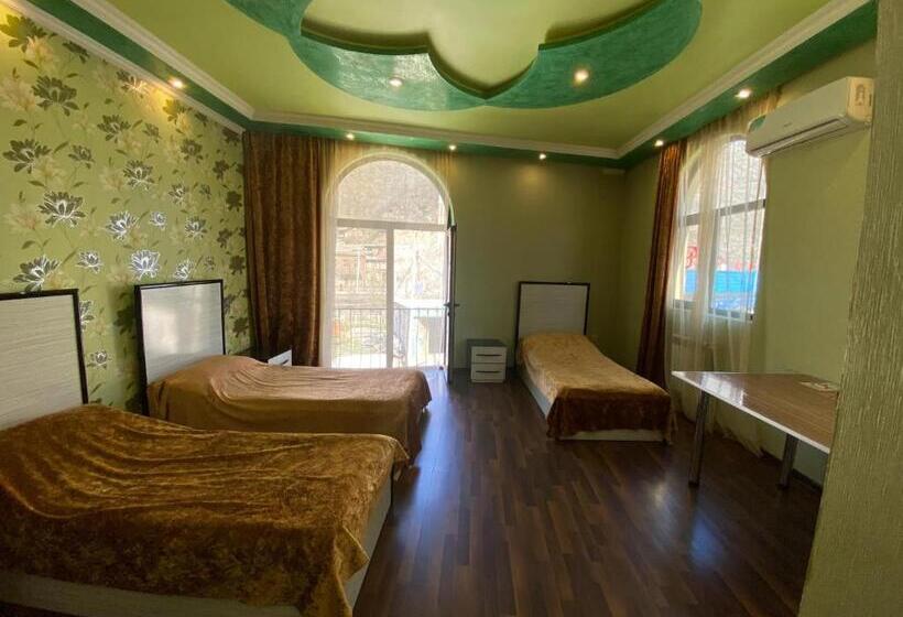 Трежместный Номер Economy, Prince Hotel Kapan