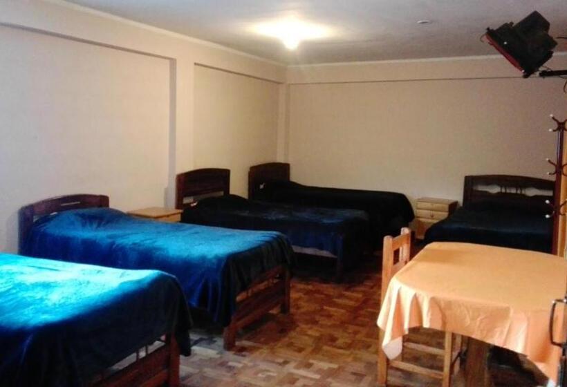 تختخواب در اتاق مشترک, Hostal Isidoros