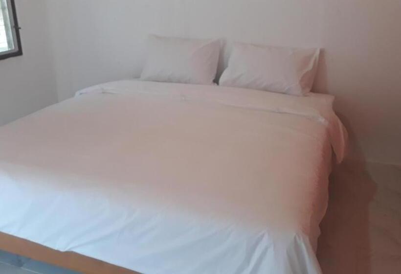 デラックスバンガロー, Long Beach Garden Resort