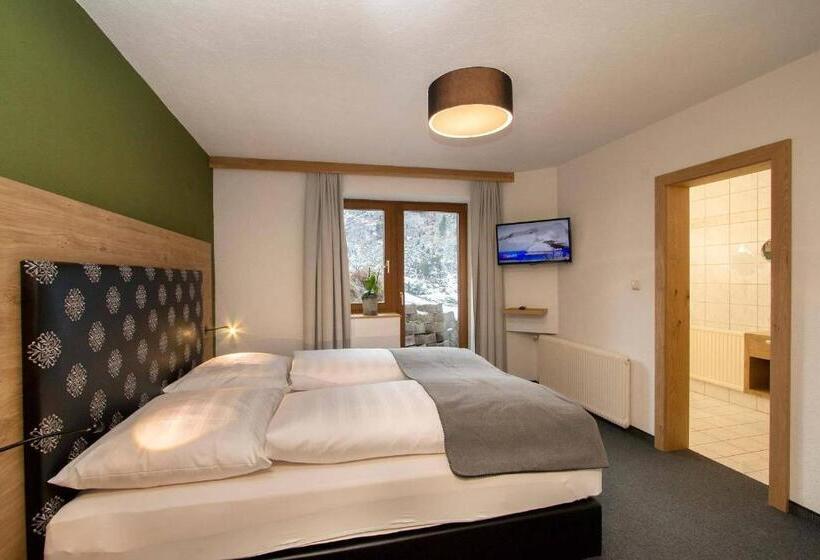 Апартаменты Comfort 2 Спальни, Gurglhof Apartmenthaus