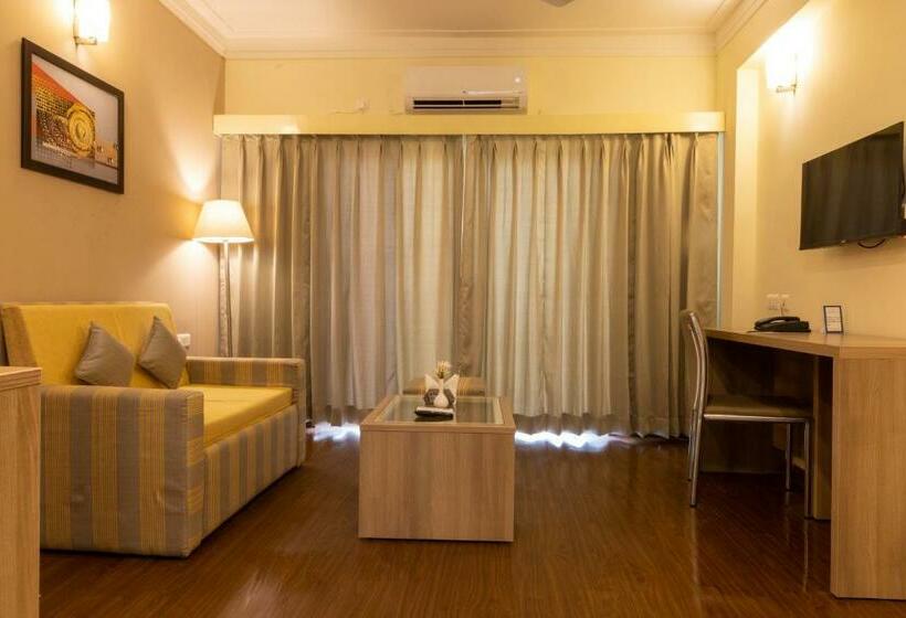 Люкс, Starlit Suites Tirupati