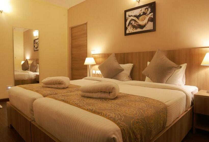 Люкс, Starlit Suites Tirupati