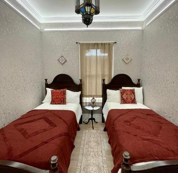 سوییت جونیور با بالکن, 1001 Nights Historic Bed And Breakfast Adults Only