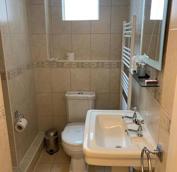 Eenvoudige Kamer, Peregrine House