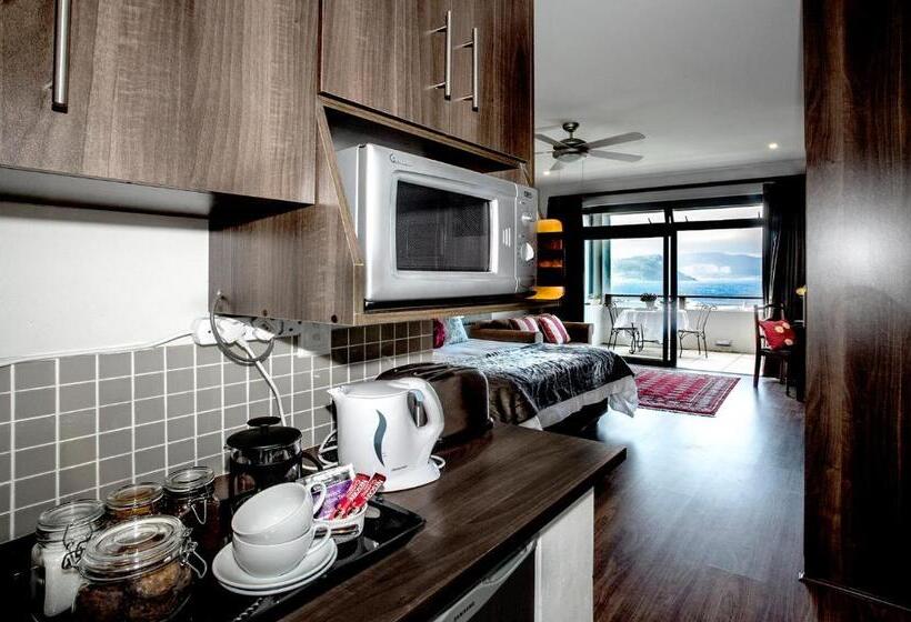 Студио Deluxe Вид на Море, Mariner Guesthouse & Villa