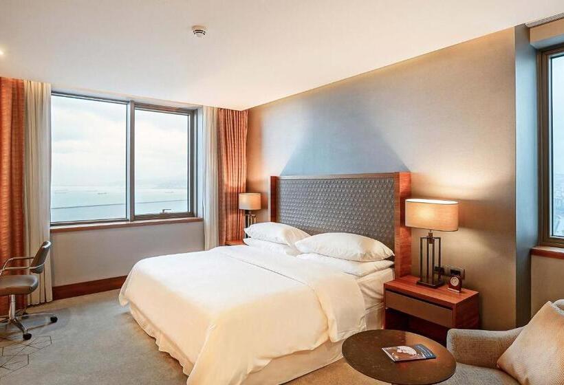 Manzaralı büyük boy yataklı Lüks Oda, Sheraton Grand Samsun