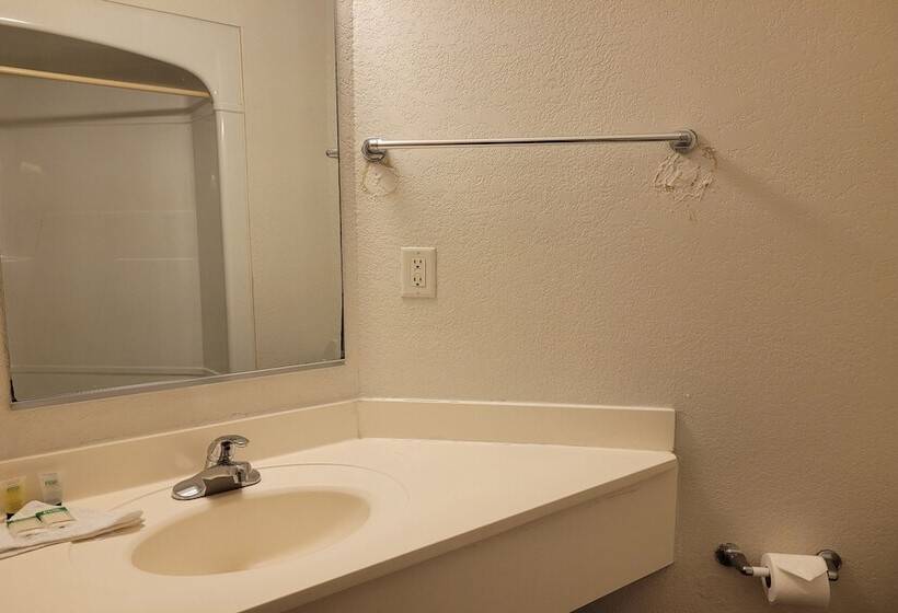 带2个双人床的标准工作室, Motel 6 Minonk, Il