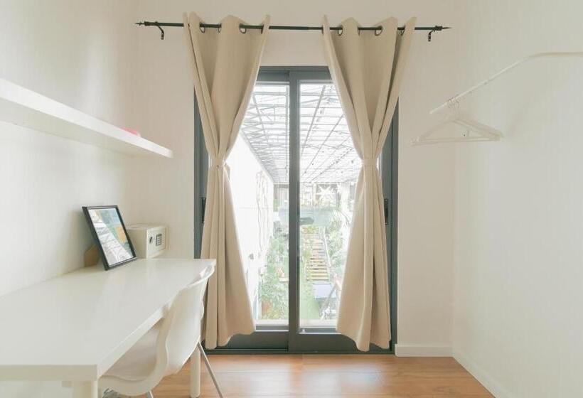 Standard Single Room Shared Bathroom, Lisbon Destination Hostel