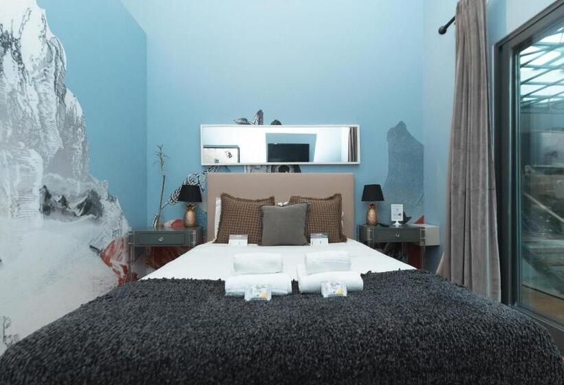 Standard Quadruple Room, Lisbon Destination Hostel