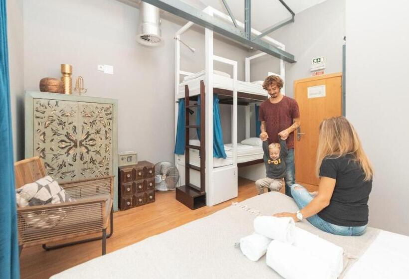 Standard Quadruple Room, Lisbon Destination Hostel