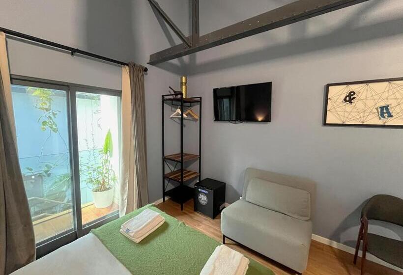 Standard Room, Lisbon Destination Hostel