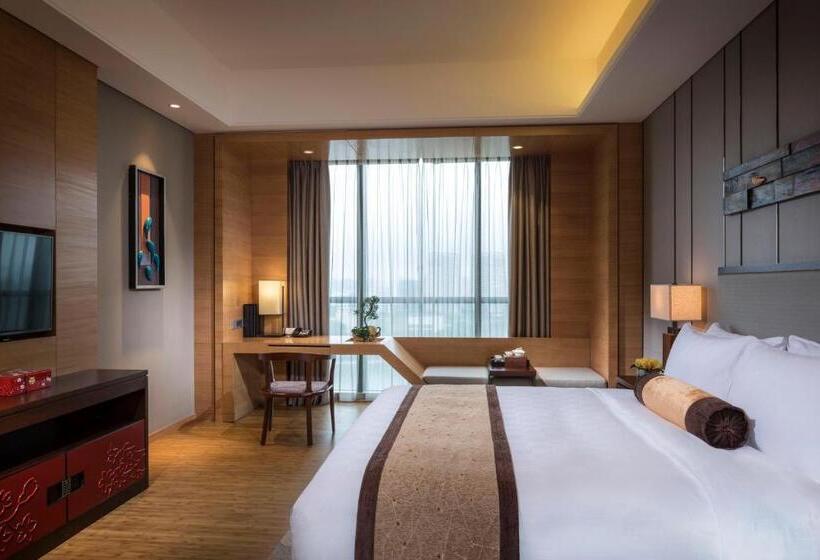 Номер Superior Кровать Кинг, Hualuxe Yangjiang City Center, An Ihg