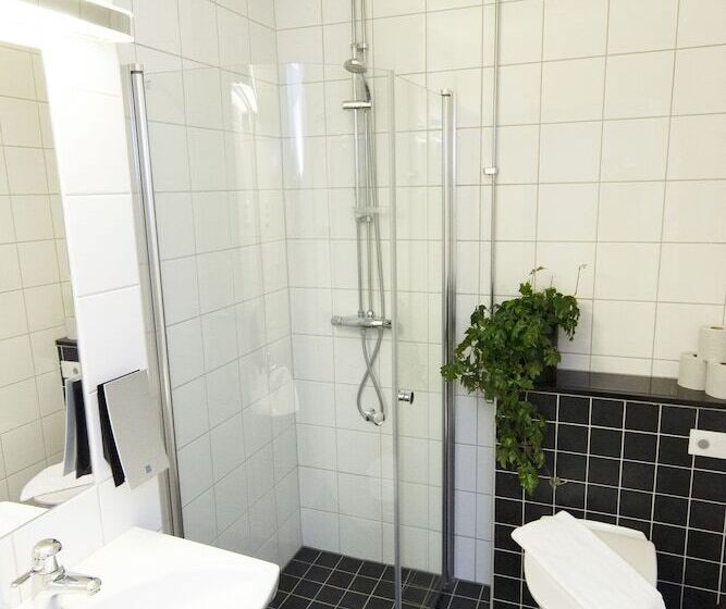 اتاق استاندارد چهار تخته, City Central Hotel örebro By First Hotels