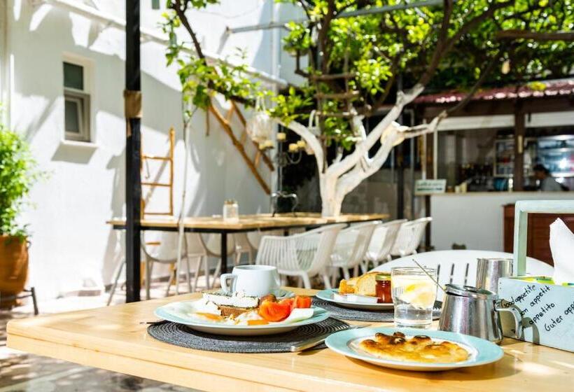 Семейные Апартаменты, Lefka Hotel & Apartments