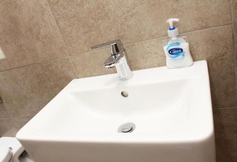 Семейный Номер, Brentwood Guest House