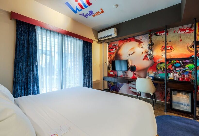 استودیوی استاندارد, Viva Dash Hotel Seminyak