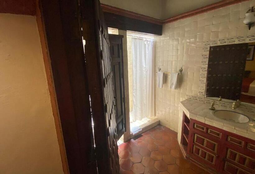 اتاق لوکس, La Joyita Cuernavaca