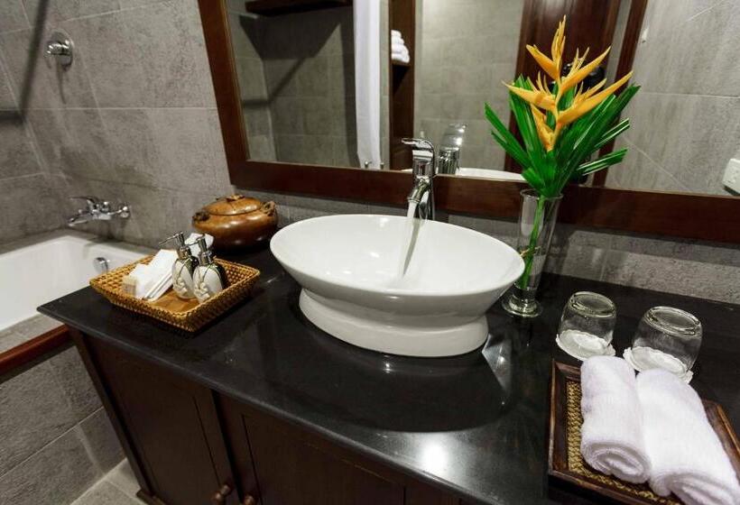 Номер Deluxe с Видом, Riverside Boutique Resort, Vang Vieng