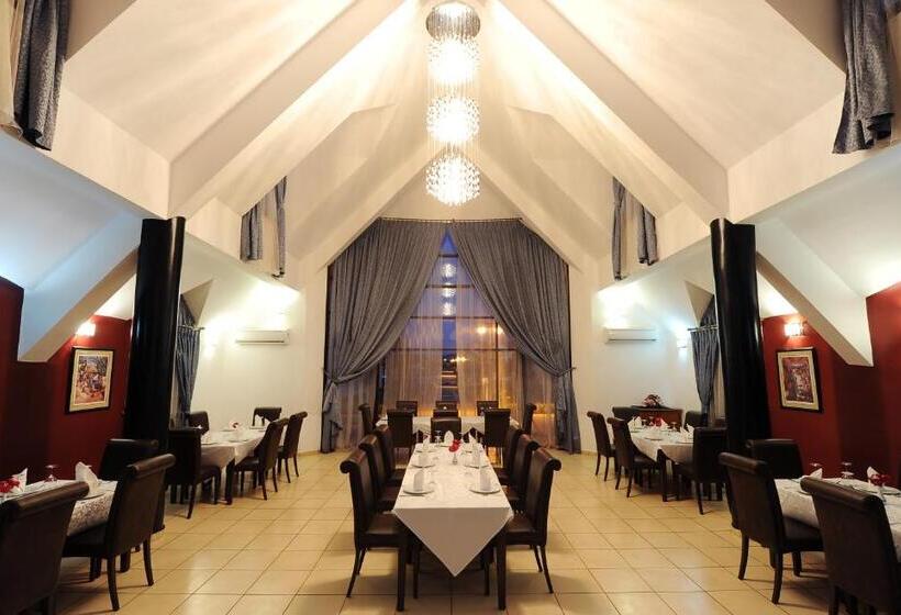 کلبه ییلاقی, Farah Inn Ifrane