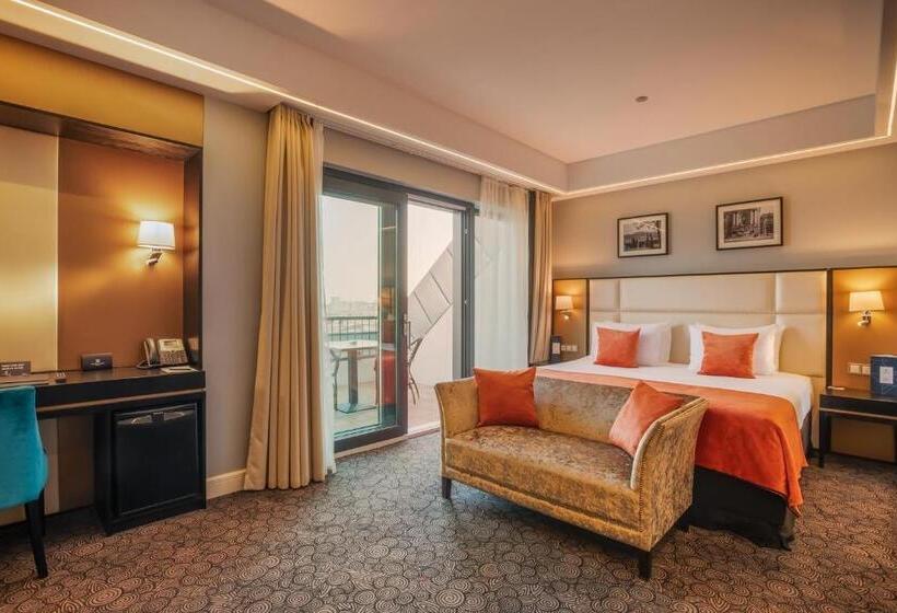 Номер Deluxe с Балконом, Eurostars Danube Budapest