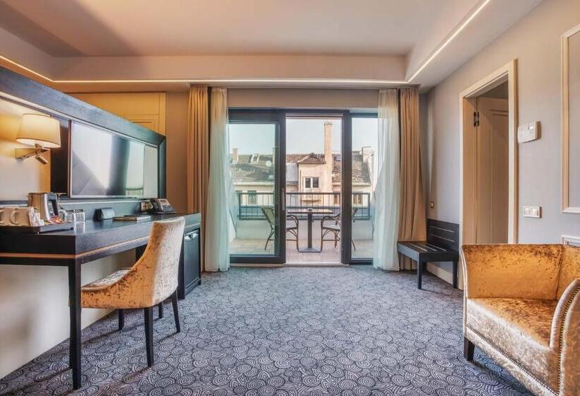 Номер Deluxe с Балконом, Eurostars Danube Budapest