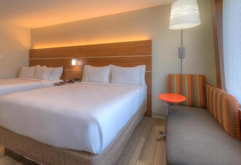חדר סטנדרט, Holiday Inn Express & Suites Tulsa Midtown, An Ihg