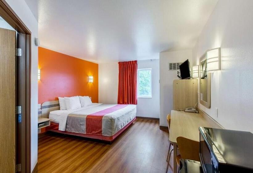 Номер Deluxe Кровать Кинг, Motel 6 Baraboo, Wi   Lake Delton Wisconsin Dells