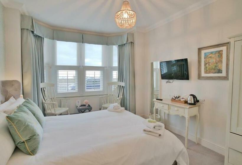 스위트 킹사이즈 침대, Beaches Guest House